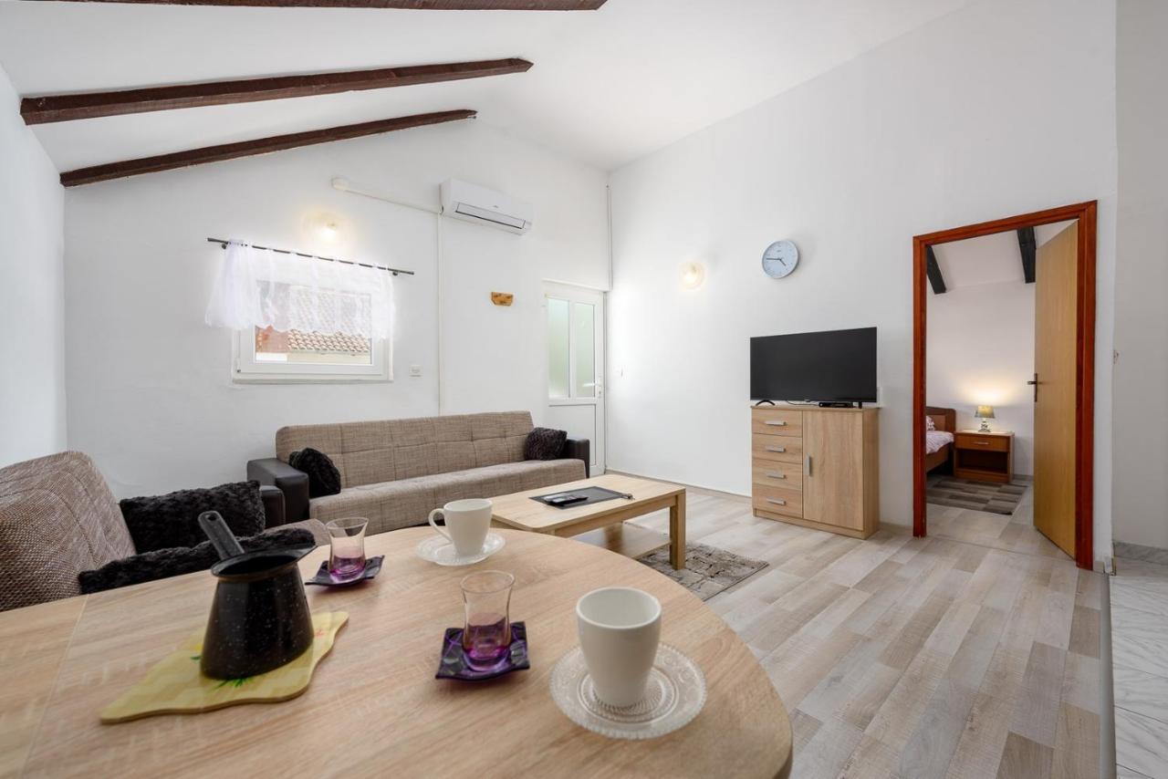 Amore House With Apartment Умаг Экстерьер фото