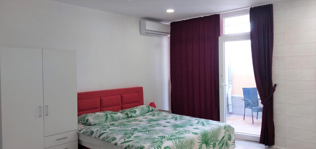 Amore House With Apartment Умаг Экстерьер фото