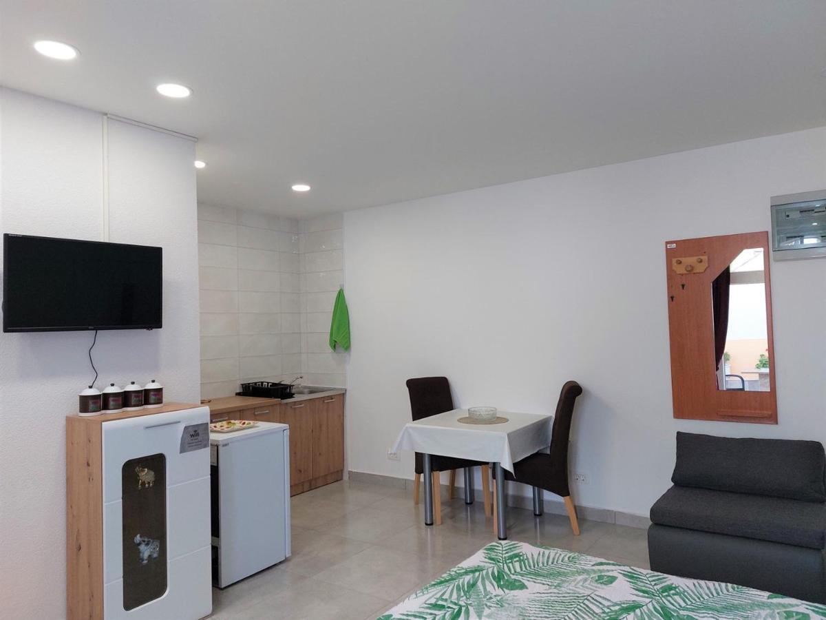 Amore House With Apartment Умаг Экстерьер фото